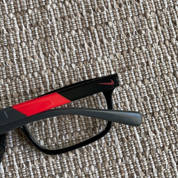 Nike - Picture 10 of 16